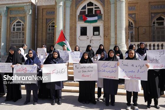 گزارش تصویری | تجمع جامعه پزشکی مشهد در بیمارستان امام رضا (ع) در اعتراض به نسل کشی رژیم صهیونیستی در غزه