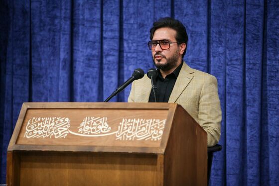 گزارش تصویری | مراسم بزرگداشت شهدای جنگ تحمیلی اخیر با حضور رهبر انقلاب اسلامی