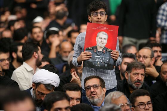گزارش تصویری | مراسم بزرگداشت شهدای جنگ تحمیلی اخیر با حضور رهبر انقلاب اسلامی