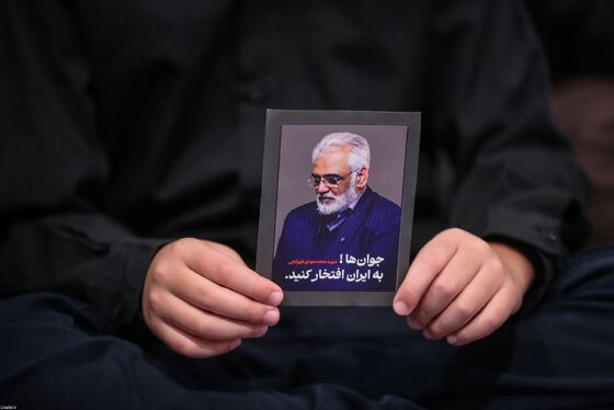 گزارش تصویری | مراسم بزرگداشت شهدای جنگ تحمیلی اخیر با حضور رهبر انقلاب اسلامی