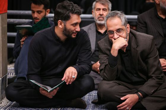 گزارش تصویری | مراسم بزرگداشت شهدای جنگ تحمیلی اخیر با حضور رهبر انقلاب اسلامی