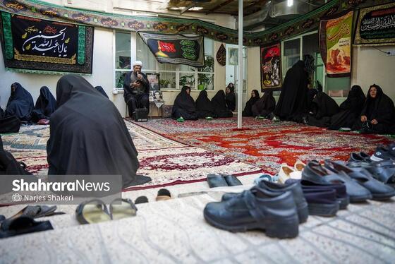 گزارش تصویری | روضه خانگی، سنتی به قدمت عزای سیدالشهدا