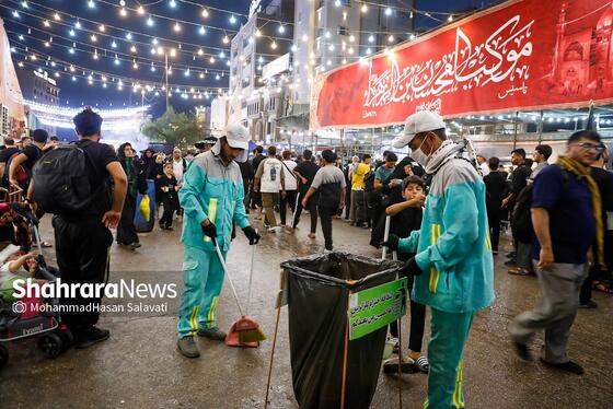 گزارش تصویری | نظافت خیابان‌های نجف توسط پاکبانان مشهدی در آستانه اربعین حسینی