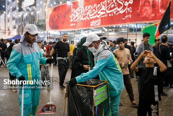 گزارش تصویری | نظافت خیابان‌های نجف توسط پاکبانان مشهدی در آستانه اربعین حسینی