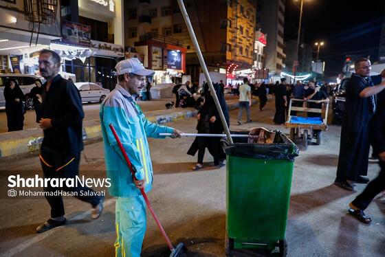 گزارش تصویری | نظافت خیابان‌های نجف توسط پاکبانان مشهدی در آستانه اربعین حسینی
