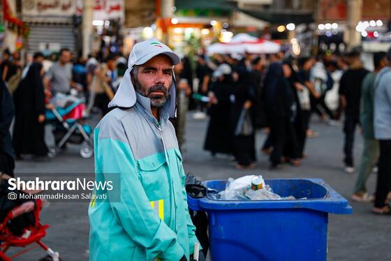 گزارش تصویری | خادمان فیروزه‌ای اربعین حسینی در نجف اشرف