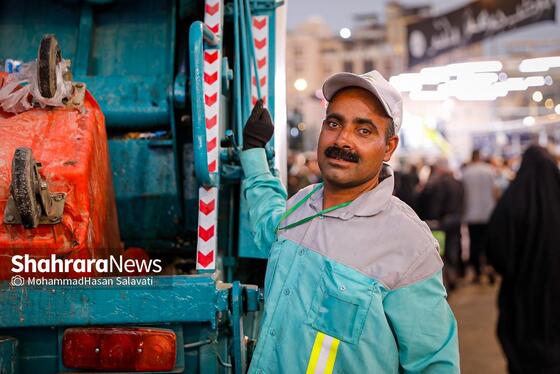 گزارش تصویری | خادمان فیروزه‌ای اربعین حسینی در نجف اشرف