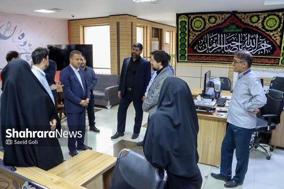 گزارش تصویری | بازدید مدیران استانی و شهری از روزنامه شهرآرا به مناسبت روز خبرنگار - ۲