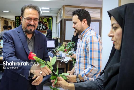 گزارش تصویری | بازدید مدیران استانی و شهری از روزنامه شهرآرا به مناسبت روز خبرنگار - ۳