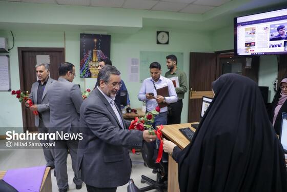 گزارش تصویری | بازدید مدیران استانی و شهری از روزنامه شهرآرا به مناسبت روز خبرنگار - ۳