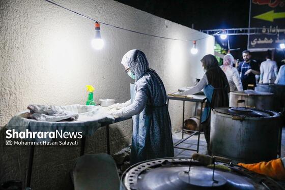 گزارش تصویری | نذر نان در مسیر کربلا