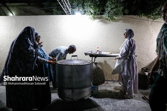 گزارش تصویری | نذر نان در مسیر کربلا