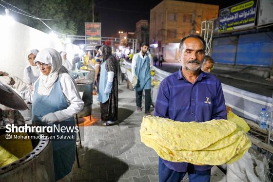 گزارش تصویری | نذر نان در مسیر کربلا