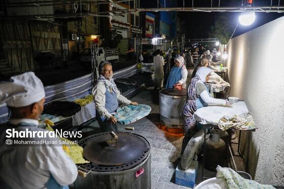 گزارش تصویری | نذر نان در مسیر کربلا