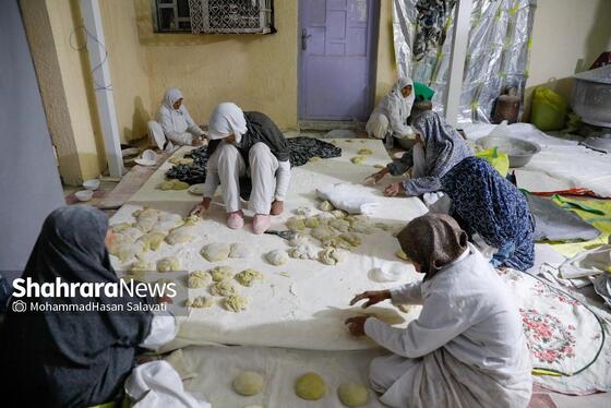 گزارش تصویری | نذر نان در مسیر کربلا