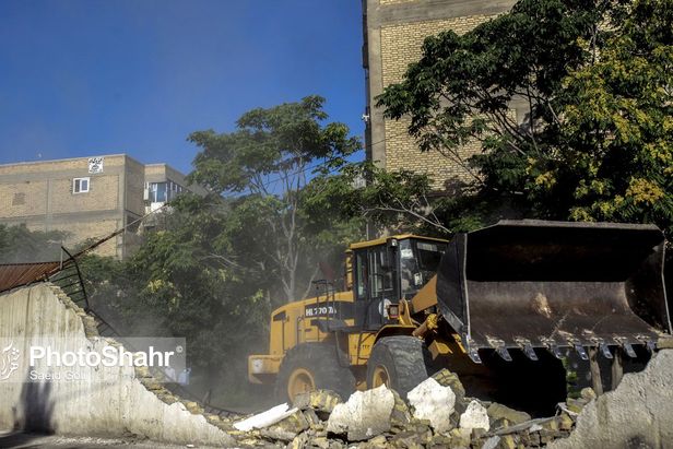 دیوار حائل شهرک پردیس و شهرک شهید بهشتی مشهد تخریب شد