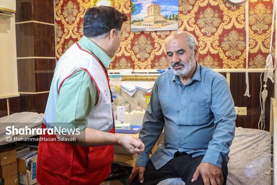 خدمت امدادگران هلال احمر مشهد در  قلب نجف + عکس