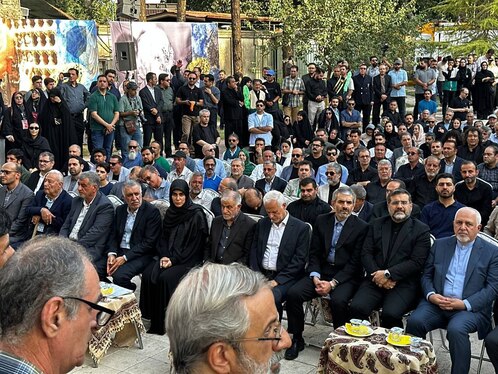 مراسم تشییع پیکر مرحوم استاد فرشچیان در اصفهان برگزار شد + عکس و فیلم