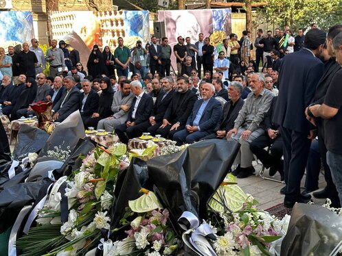 مراسم تشییع پیکر مرحوم استاد فرشچیان در اصفهان برگزار شد + عکس و فیلم