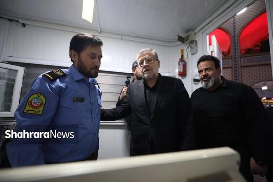 گزارش تصویری | بازدید شهردار مشهد مقدس از نحوه خدمات‌رسانی به زائرین امام مهربانی‌ها در نقاط مختلف شهر