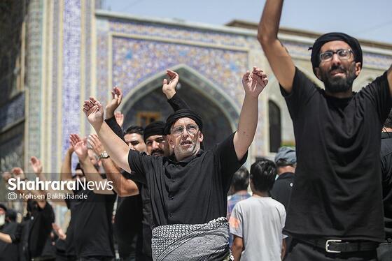 گزارش تصویری | عزاداری زائران رضوی در سوگ رحلت پیامبر اکرم (ص) و شهادت امام حسن مجتبی (ع) در حرم رضوی