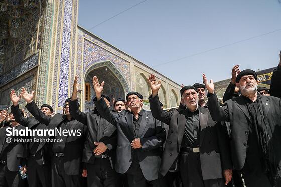 گزارش تصویری | عزاداری زائران رضوی در سوگ رحلت پیامبر اکرم (ص) و شهادت امام حسن مجتبی (ع) در حرم رضوی