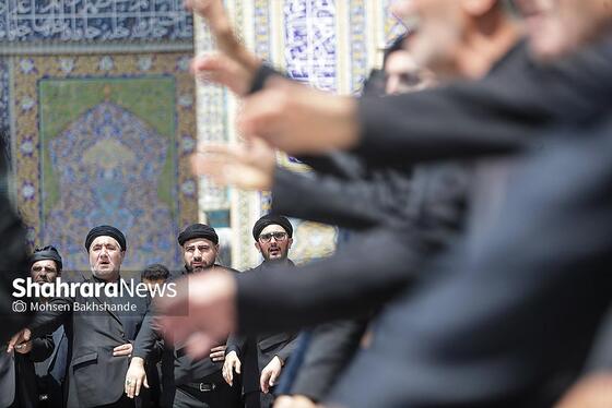 گزارش تصویری | عزاداری زائران رضوی در سوگ رحلت پیامبر اکرم (ص) و شهادت امام حسن مجتبی (ع) در حرم رضوی