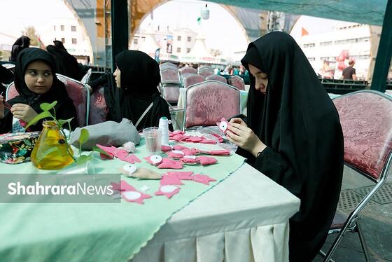 گزارش تصویری | موکب های خدمت رسان به زائران در روزهای پایان ماه صفر در عرصه میدان شهدا مشهد