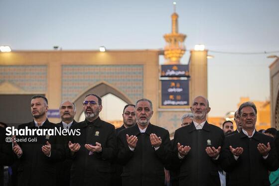گزارش تصویری | آیین سنتی تعویض پوش ضریح مطهر امام رضا (ع)