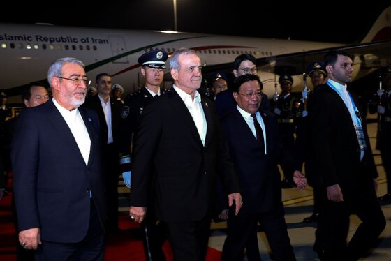 استقبال از پزشکیان در شهر تیانجین چین + فیلم و عکس