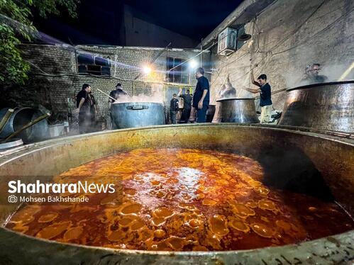 گزارش تصویری | توزیع شله نذری همزمان با شهادت امام حسن عسکری(ع) در مشهد