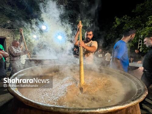 گزارش تصویری | توزیع شله نذری همزمان با شهادت امام حسن عسکری(ع) در مشهد