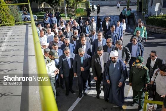 گزارش تصویری | بهره‌برداری از بزرگ‌ترین نیروگاه خورشیدی سقفی کشور