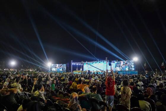 تصاویری از اجرای سالار عقیلی در دریاچه چیتگر تهران