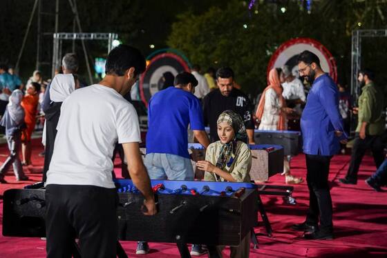 تصاویری از اجرای سالار عقیلی در دریاچه چیتگر تهران