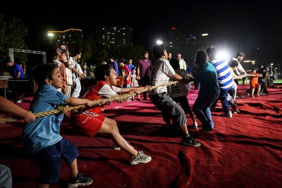 تصاویری از اجرای سالار عقیلی در دریاچه چیتگر تهران