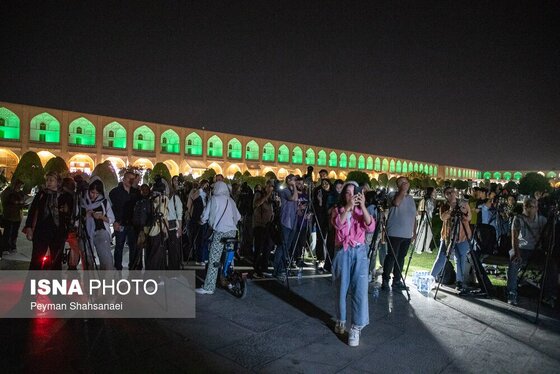 گزارش تصویری | ماه گرفتگی قرن - ایران