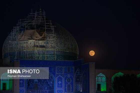 گزارش تصویری | ماه گرفتگی قرن - ایران