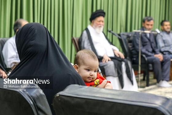 گزارش تصویری | دیدار آیت الله علم الهدی با خانواده شهدای هوافضای سپاه در جنگ ۱۲ روزه