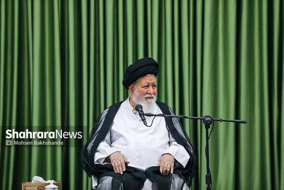 گزارش تصویری | دیدار آیت الله علم الهدی با خانواده شهدای هوافضای سپاه در جنگ ۱۲ روزه