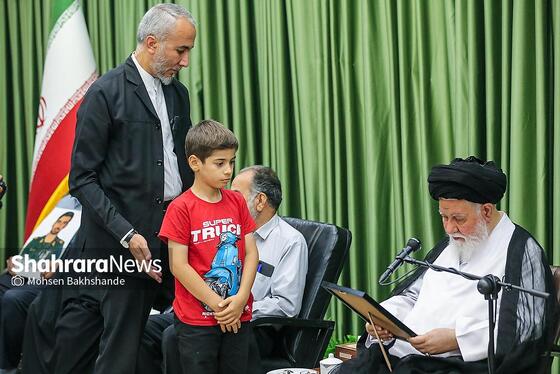 گزارش تصویری | دیدار آیت الله علم الهدی با خانواده شهدای هوافضای سپاه در جنگ ۱۲ روزه