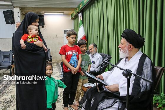 گزارش تصویری | دیدار آیت الله علم الهدی با خانواده شهدای هوافضای سپاه در جنگ ۱۲ روزه