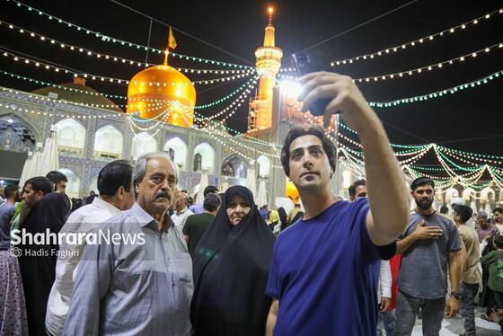 گزارش تصویری | حال و هوای حرم مطهر رضوی در شب میلاد پیامبر اکرم