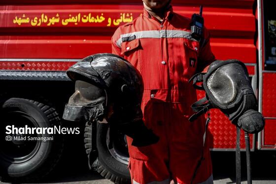 گزارش تصویری | حریق گسترده کارگاه مبل‌سازی در بزرگراه بابانظر مشهد (۲۱ شهریور ۱۴۰۴)