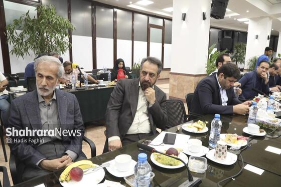 گزارش تصویری |  نشست مشترک اعضای کمیسیون امور داخلی و شورا‌های کشور با شهردارمشهد مقدس