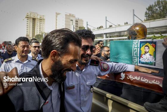 گزارش تصویری | مراسم تشییع پیکر آتش‌نشان فداکار «شهید رضا فخریان» در مشهد