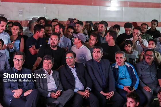 گزارش تصویری | تماشای مسابقه فینال کشتی احمد جوان در مشهد