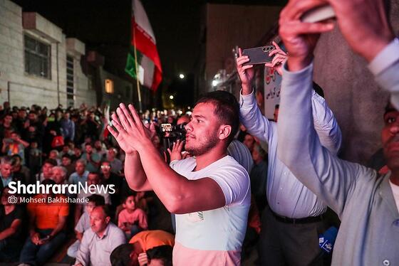 گزارش تصویری | تماشای مسابقه فینال کشتی احمد جوان در مشهد