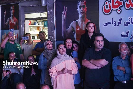 گزارش تصویری | تماشای مسابقه فینال کشتی احمد جوان در مشهد