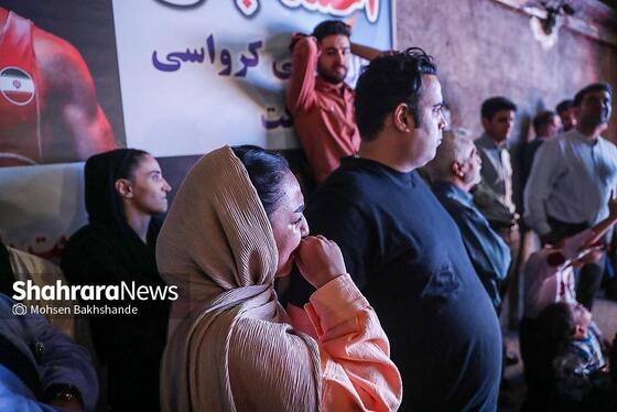 گزارش تصویری | تماشای مسابقه فینال کشتی احمد جوان در مشهد